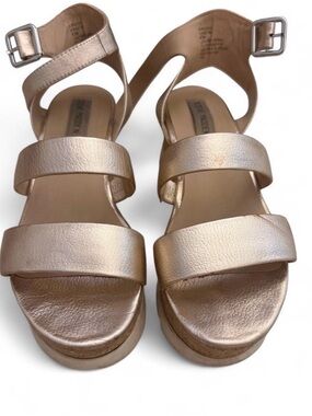 Steve Madden Metallic Rose Gold Platform Sandals